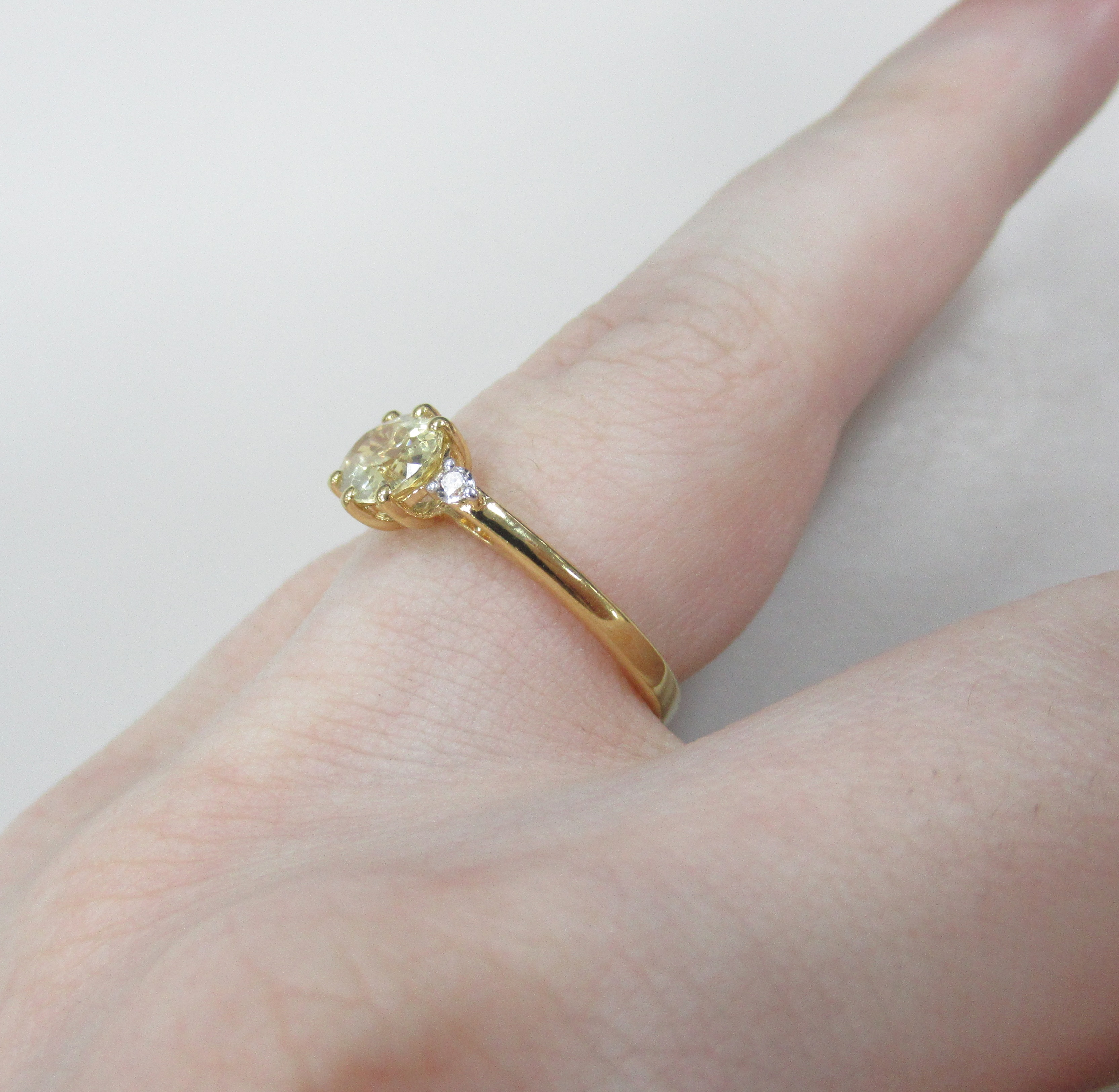 Серебряное кольцо с гелиодором